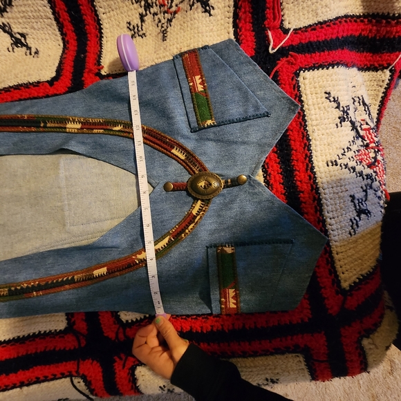 The coolest denim vest ever...VINTAGE - Picture 10 of 12